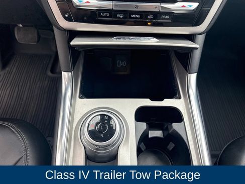 Used 2023 Ford Explorer XLT w/ Equipment Group 202A AWD/4WD image 21