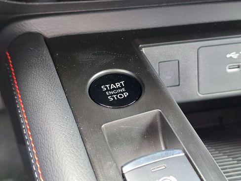 Used 2025 Nissan Kicks SR w/ Illumination Package AWD/4WD image 31