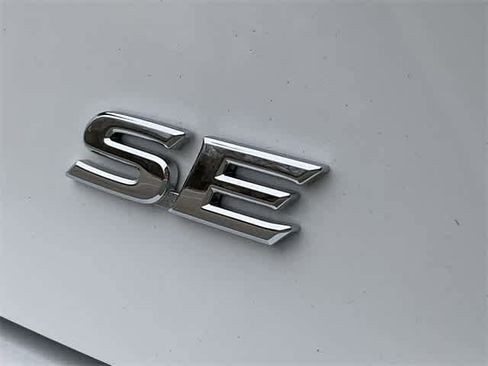 Used 2025 Toyota Camry SE image 11