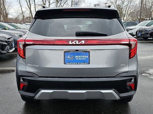 Used 2024 Kia Seltos SX w/ SX Sunroof Package image 5