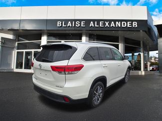 Used 2019 Toyota Highlander XLE video 3