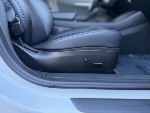 Used 2023 Tesla Model 3 Standard Range image 33