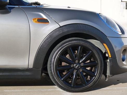 Used 2018 MINI Cooper 2-Door Hardtop image 27