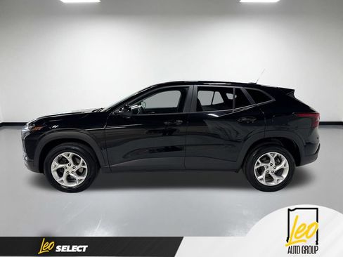 Used 2024 Chevrolet Trax LS w/ LS Convenience Package FWD image 11