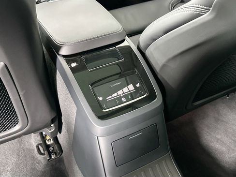 New 2025 Volvo S90 T8 Ultra image 29