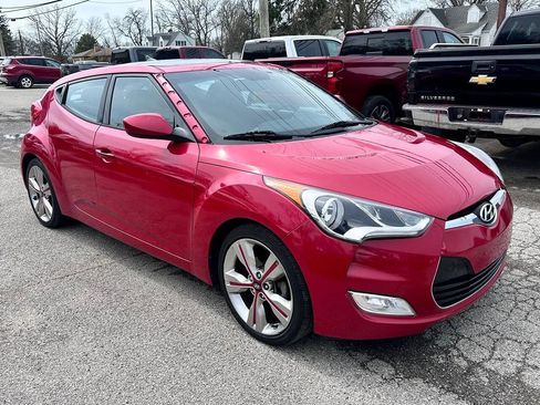 Used 2017 Hyundai Veloster Value Edition FWD image 8