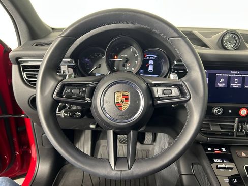 Used 2025 Porsche Macan AWD/4WD image 16