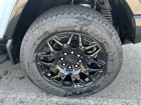 Used 2024 GMC Hummer EV 2X AWD/4WD image 5