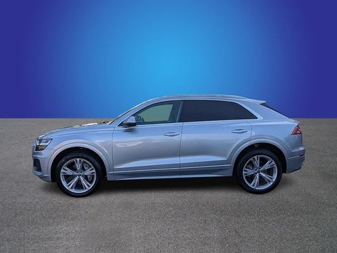 Used 2022 Audi Q8 Premium w/ Convenience Package AWD/4WD image 2