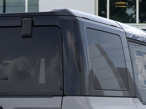 New 2026 Ford Bronco Outer Banks w/ Black Appearance Package image 75