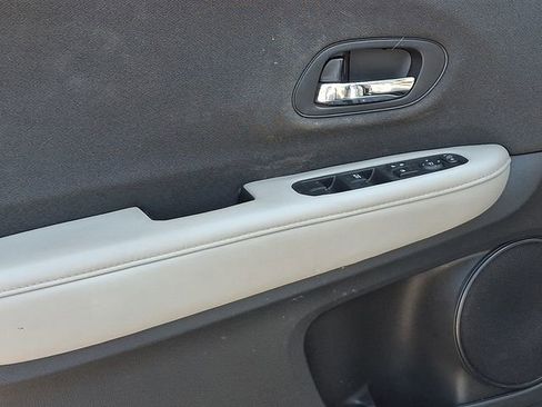 Used 2019 Honda HR-V LX image 20