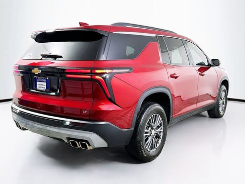 Used 2024 Chevrolet Traverse LT FWD image 7