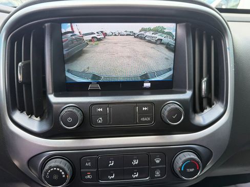 Used 2022 Chevrolet Colorado LT w/ Safety Package AWD/4WD image 22