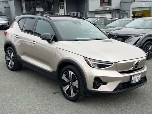 Used 2023 Volvo XC40 Recharge Plus w/ Protection Package Premier AWD/4WD image 3