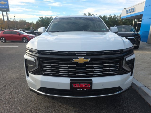 Used 2026 Chevrolet Suburban High Country AWD/4WD image 8