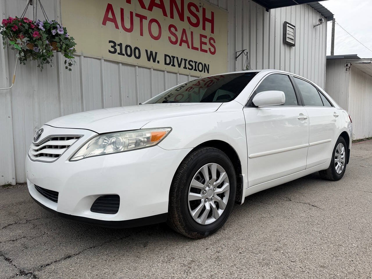 Used 2010 Toyota Camry SE FWD image 7