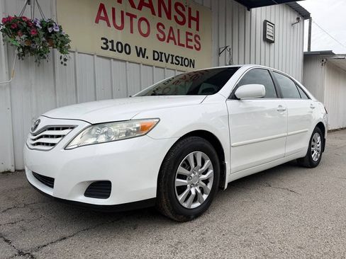 Used 2010 Toyota Camry SE FWD image 7