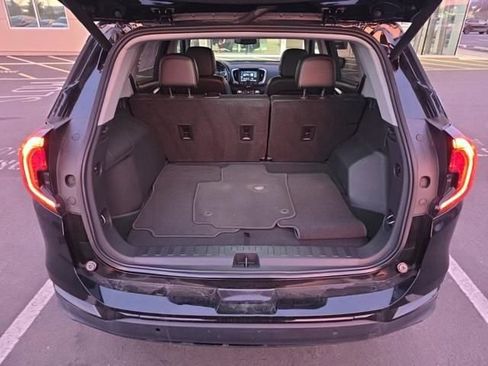 Used 2022 GMC Terrain SLT w/ Tech Package AWD/4WD image 3