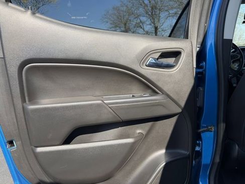 Used 2022 Chevrolet Colorado LT w/ LT Convenience Package image 21