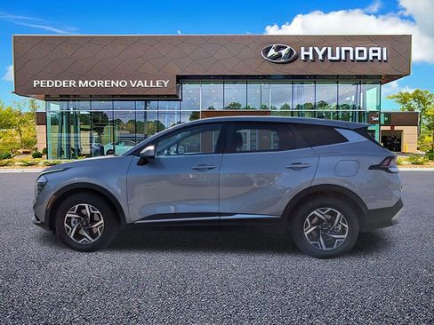 Used 2024 Kia Sportage LX image 7