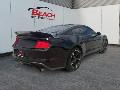 Used 2019 Ford Mustang Coupe RWD image 13