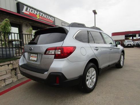 Used 2018 Subaru Outback 2.5i Premium AWD/4WD image 4