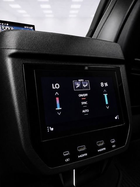 Used 2025 GMC Yukon XL Denali Ultimate AWD/4WD image 30