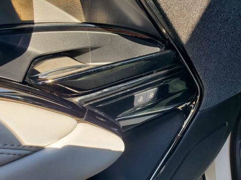 Used 2025 Land Rover Range Rover Sport SE image 22