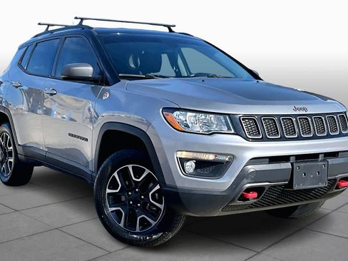 Used 2019 Jeep Compass Trailhawk image 3