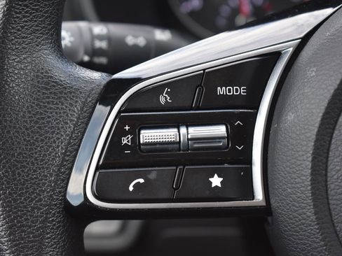 Used 2024 Kia Forte LXS image 7