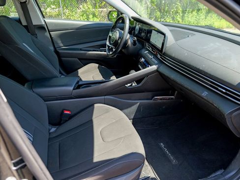 Used 2023 Hyundai Elantra SEL w/ Convenience Package FWD image 29