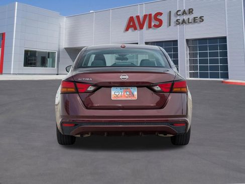 Used 2025 Nissan Altima 2.5 SV FWD image 7