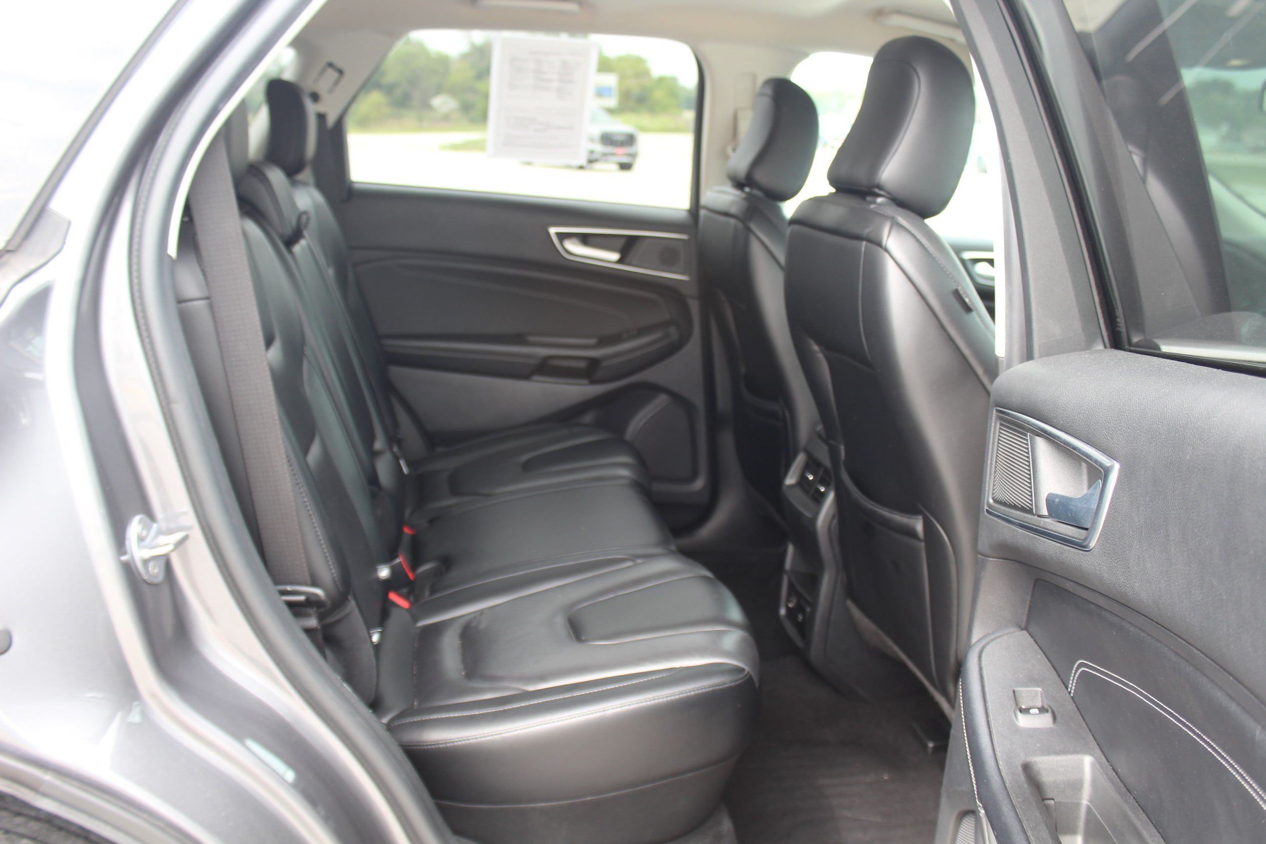 Used 2022 Ford Edge Titanium AWD/4WD image 23