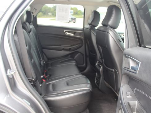 Used 2022 Ford Edge Titanium AWD/4WD image 23