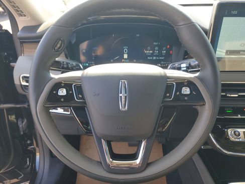 New 2026 Lincoln Corsair Reserve image 16