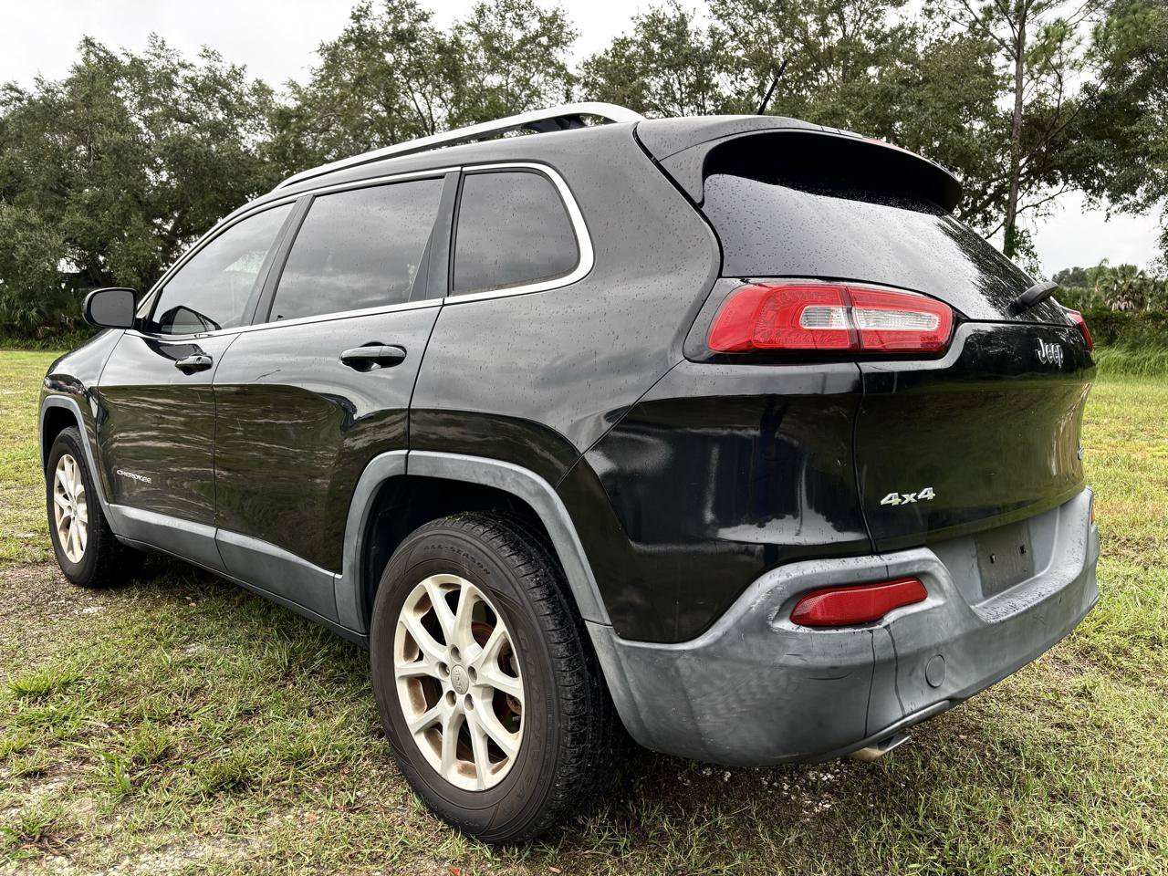 Used 2014 Jeep Cherokee Latitude AWD/4WD image 3