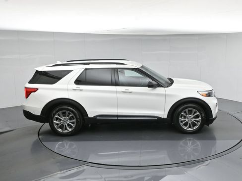 Certified 2021 Ford Explorer XLT w/ Equipment Group 202A RWD image 39