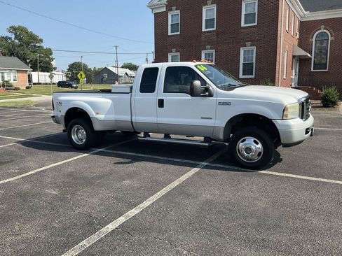 Used 2006 Ford F350 XLT AWD/4WD image 3