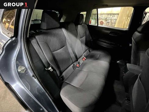 Used 2023 Toyota Corolla Cross LE w/ Moonroof Package image 20