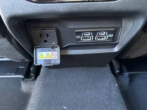 New 2025 Jeep Grand Cherokee Altitude image 21