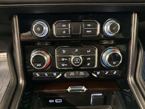 Used 2023 GMC Yukon XL Denali Ultimate AWD/4WD image 14
