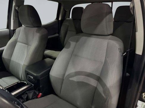 Used 2019 Toyota Tacoma SR5 RWD image 29