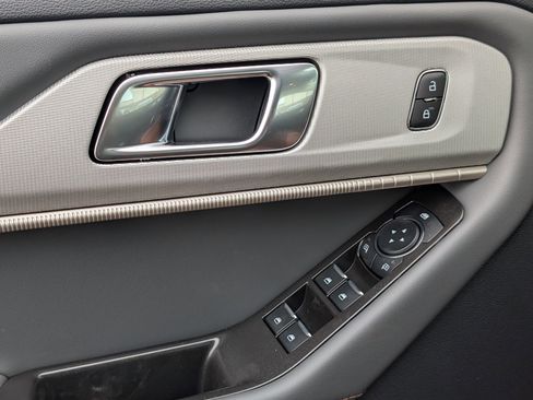 New 2026 Ford Explorer Active RWD image 21