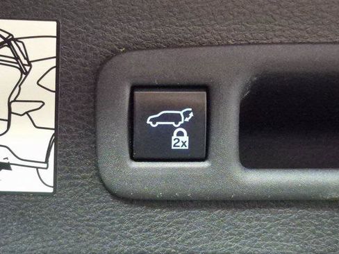 Certified 2023 Toyota Sienna XLE image 27