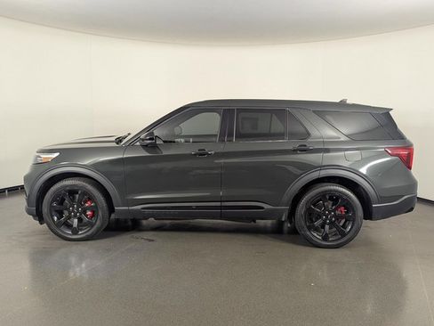 Used 2022 Ford Explorer ST w/ ST Street Pack image 5