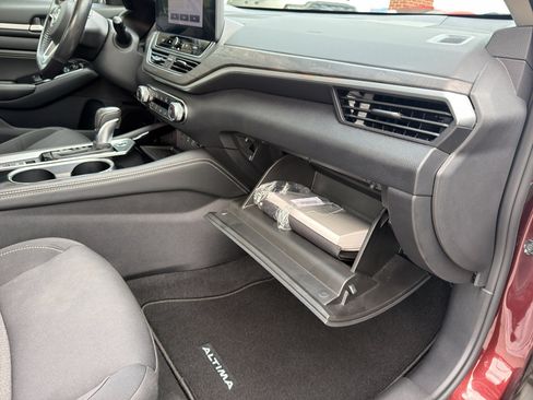 Used 2023 Nissan Altima 2.5 SV w/ SV Premium Package FWD image 21