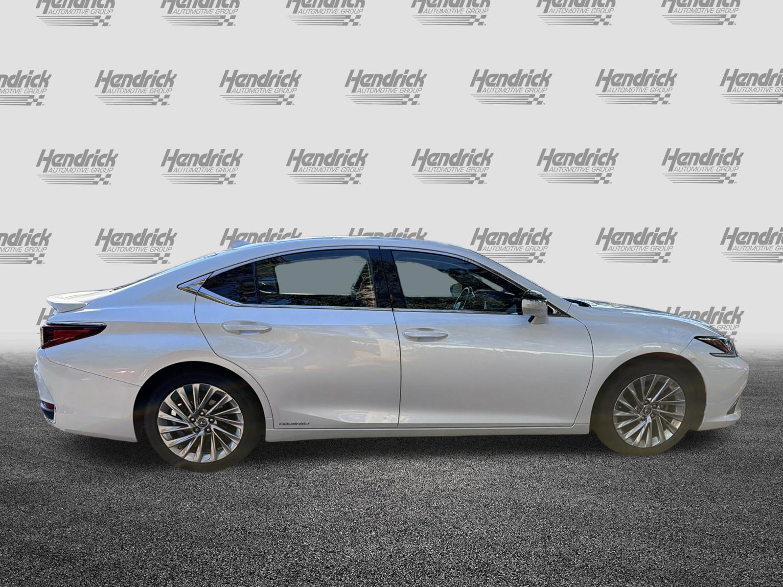 Used 2021 Lexus ES 300h w/ Accessory Package FWD image 10