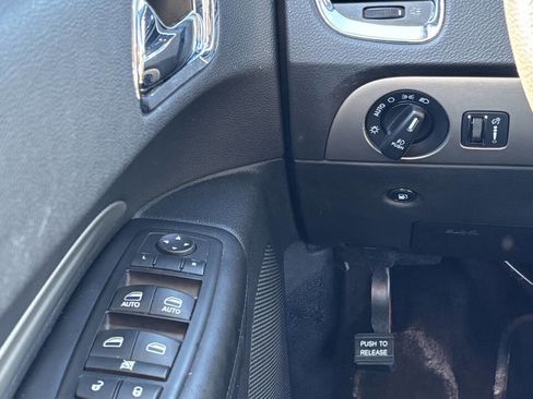 Used 2014 Dodge Durango SXT AWD/4WD image 28