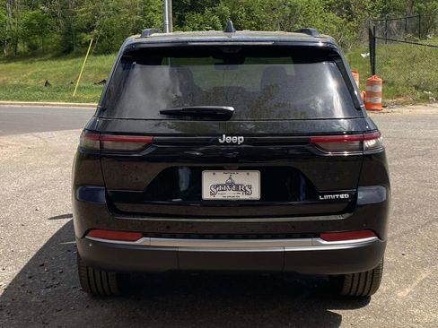 New 2026 Jeep Grand Cherokee Limited w/ Luxury Tech Group II RWD image 35