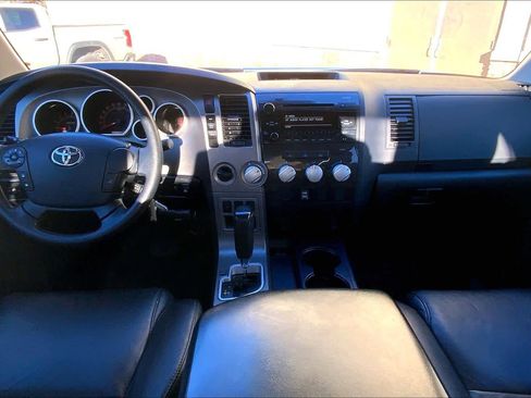 Used 2013 Toyota Tundra 4x4 CrewMax image 15